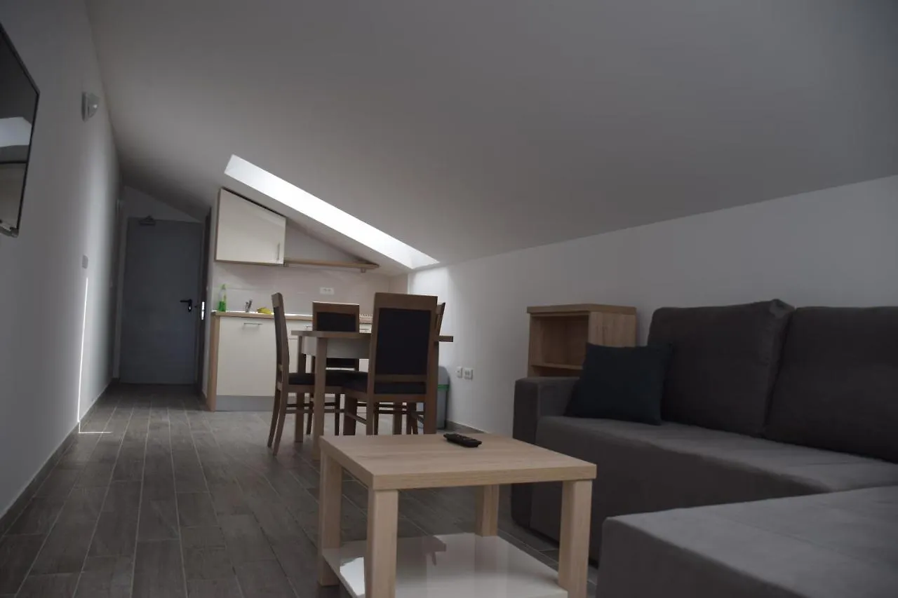 Apartments Tota Starigrad Paklenica Maison d'hôtes