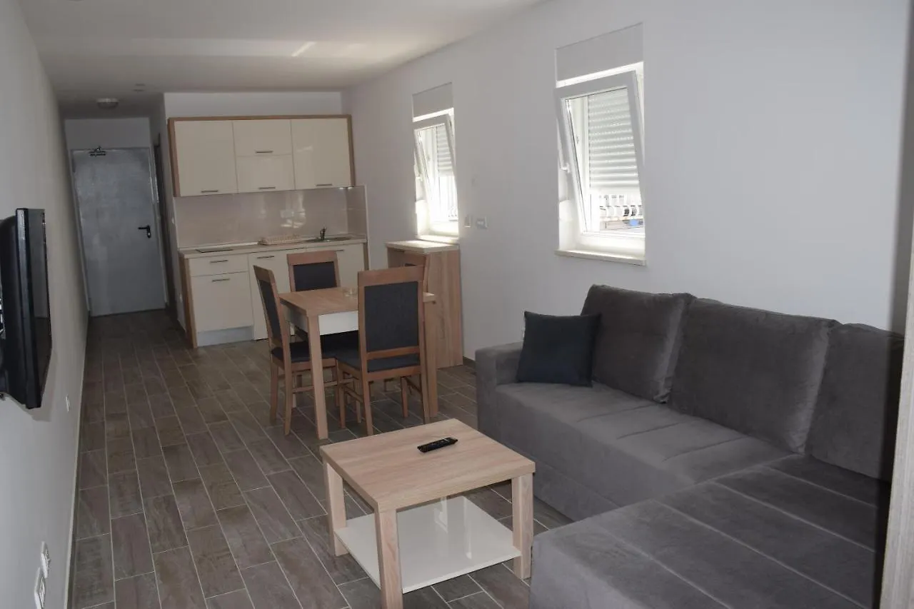 Apartments Tota Starigrad Paklenica