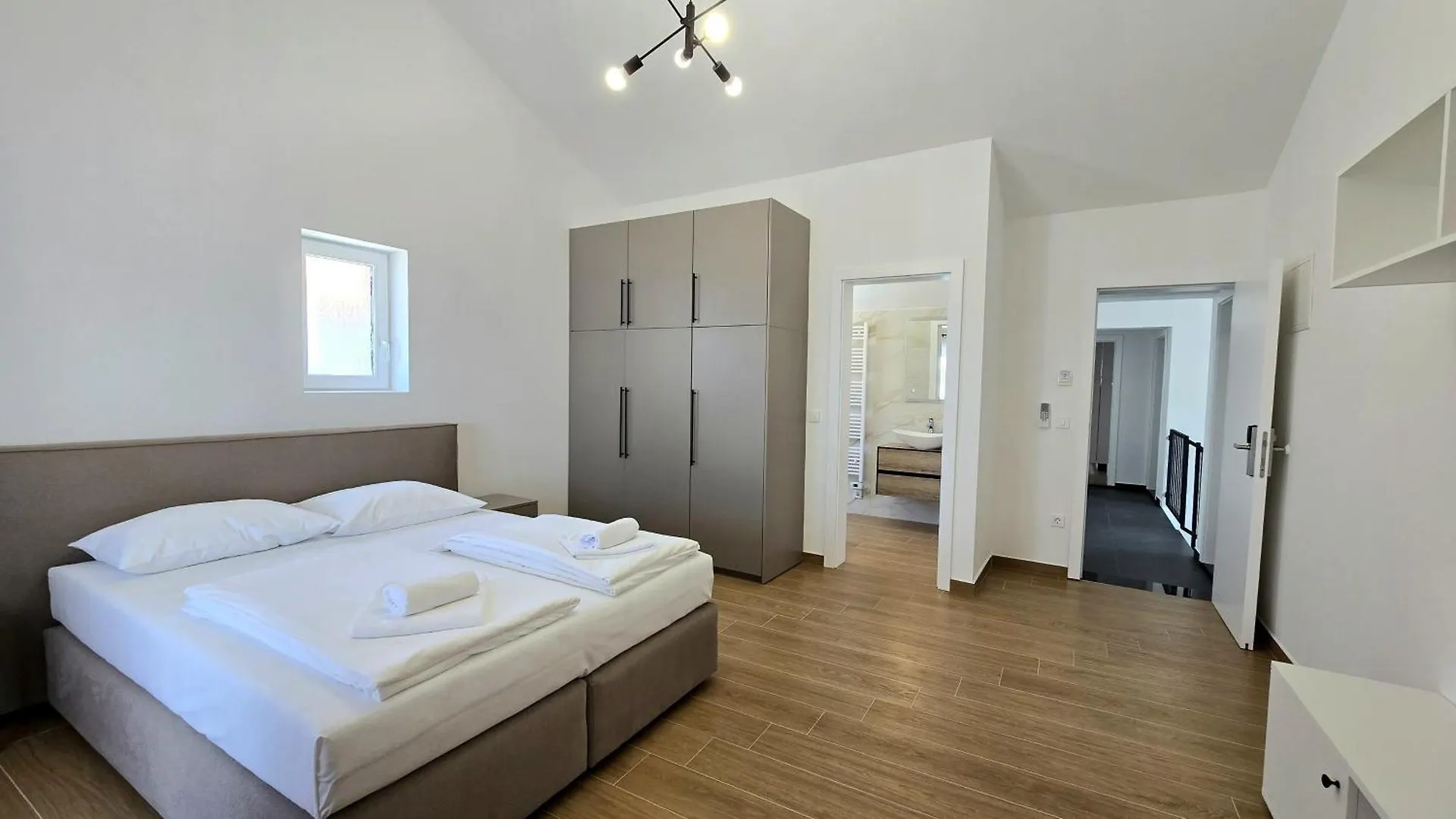 Apartments Tota Starigrad Paklenica 3*,  Croatie