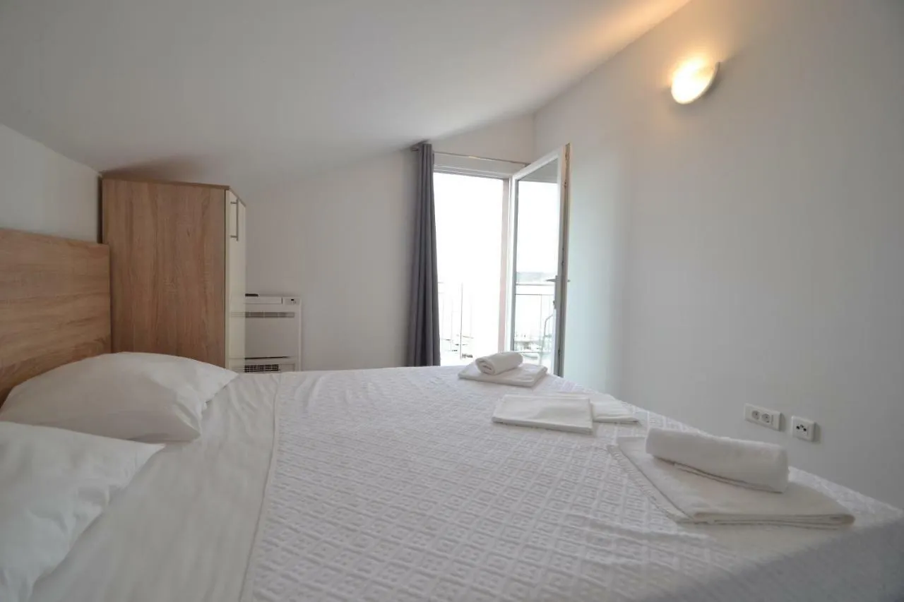Apartments Tota Starigrad Paklenica Pensjonat